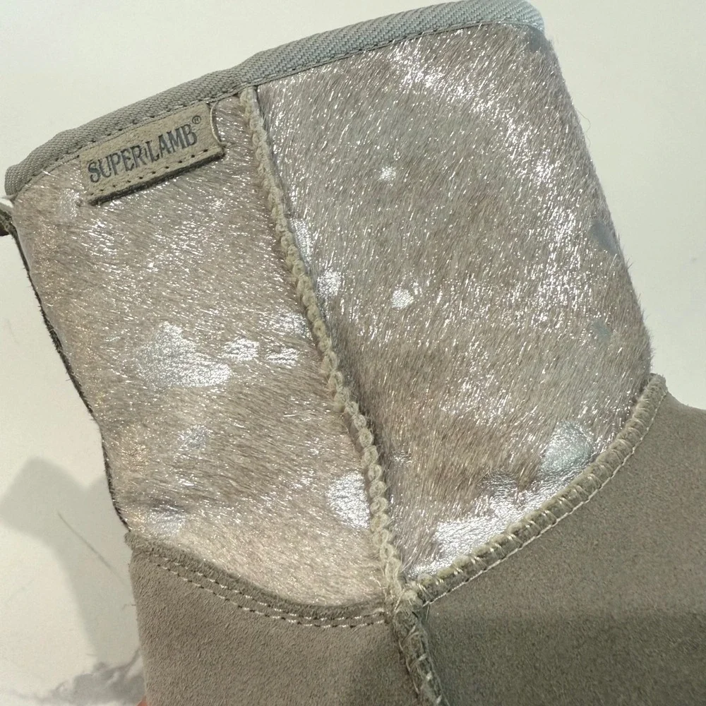 Super Lamb Turano 7.5in Etched Cow Print Silver Taupe Suede Sheepskin Boots 10 B